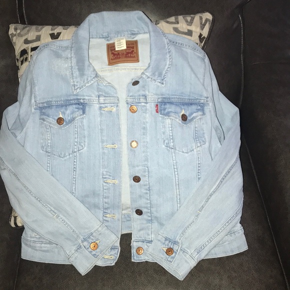 levis light denim jacket